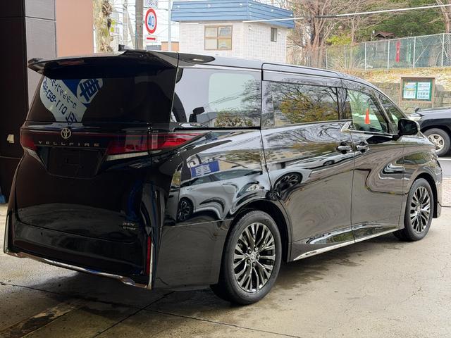 ヴェルファイアハイブリッド Z プレミア 寒冷地仕様 ムーンルーフ フリップダウンモニタ デジタルインナーミラー 電動サンシェード ヘッドアップディスプレイ パノラミックビュー全方位モニタ アドバンスドパークリモート機能付き ブラインドモニタ(8枚目)