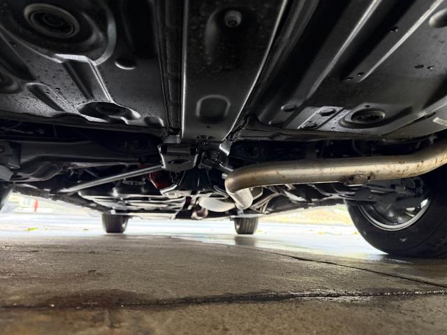 ヴェルファイアハイブリッド Z プレミア 寒冷地仕様 ムーンルーフ フリップダウンモニタ デジタルインナーミラー 電動サンシェード ヘッドアップディスプレイ パノラミックビュー全方位モニタ アドバンスドパークリモート機能付き ブラインドモニタ(13枚目)