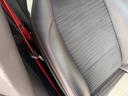 赤いステッチにシートベルトがスポーティーな感じを出してくれます。