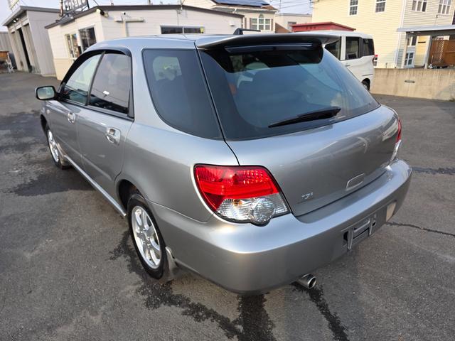 インプレッサスポーツワゴン １５ｉ　４ＷＤ　マニュアル　ＨＩＤ　キーレス　フォグライト　ＥＴＣ　ＡＢＳ（3枚目）