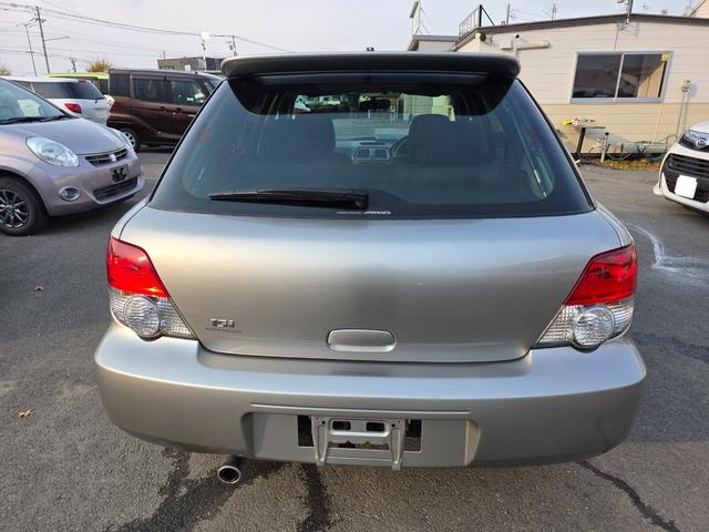 インプレッサスポーツワゴン １５ｉ　４ＷＤ　マニュアル　ＨＩＤ　キーレス　フォグライト　ＥＴＣ　ＡＢＳ（4枚目）