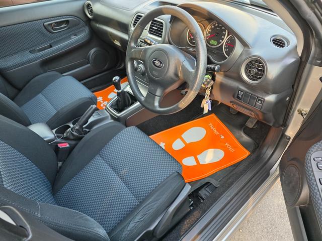 インプレッサスポーツワゴン １５ｉ　４ＷＤ　マニュアル　ＨＩＤ　キーレス　フォグライト　ＥＴＣ　ＡＢＳ（18枚目）