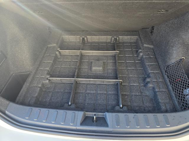 X1 sDrive 18i プッシュスタート 6AT FR バックモニター HID ディーラー記録簿 オートライト タイミングチェーン(23枚目)