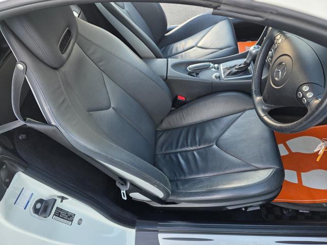 ＳＬＫ 　ＦＲ　Ｖ６　３，０００ｃｃ　電動オープン　７ＡＴ　禁煙車　ドラレコ　ＥＴＣ　記録簿　シートヒーター　レザーシート（22枚目）