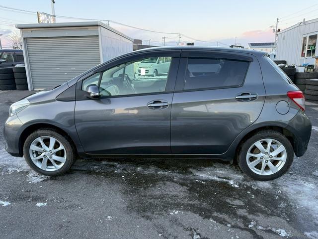 ヴィッツ U プッシュスタート Bluetooth ナビ TV オートライト ETC シートヒーター オートエアコン タイミングチェーン(2枚目)