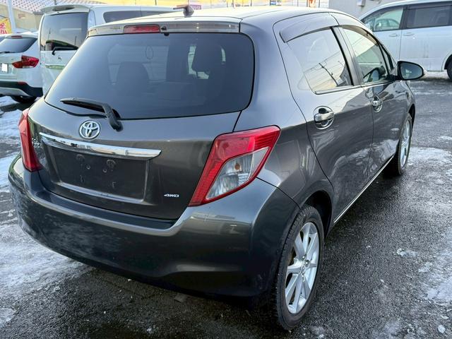 ヴィッツ U プッシュスタート Bluetooth ナビ TV オートライト ETC シートヒーター オートエアコン タイミングチェーン(5枚目)