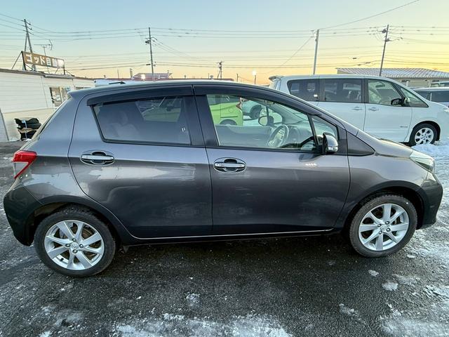 ヴィッツ U プッシュスタート Bluetooth ナビ TV オートライト ETC シートヒーター オートエアコン タイミングチェーン(6枚目)