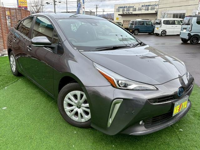 プリウス ＳセーフティプラスＩＩ　４ＷＤ　レンタアップ　ＢＳＭ　禁煙　後期型　ナビ機能付きディスプレイオーディオ　Ｂｌｕｅｔｏｏｔｈ　バックカメラ　ＥＴＣ２．０　レーダークルコン　クリアランスソナー　ＬＥＤヘッドライト　フォグ　オートハイビーム　純正アルミ（5枚目）