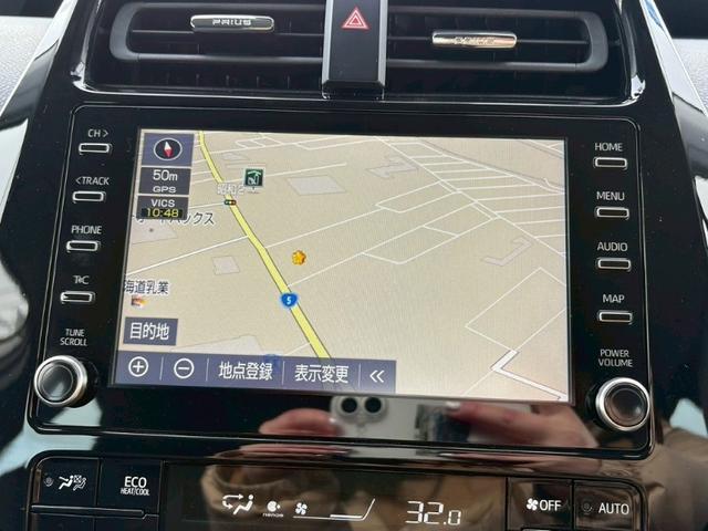 プリウス ＳセーフティプラスＩＩ　４ＷＤ　レンタアップ　ＢＳＭ　禁煙　後期型　ナビ機能付きディスプレイオーディオ　Ｂｌｕｅｔｏｏｔｈ　バックカメラ　ＥＴＣ２．０　レーダークルコン　クリアランスソナー　ＬＥＤヘッドライト　フォグ　オートハイビーム　純正アルミ（19枚目）