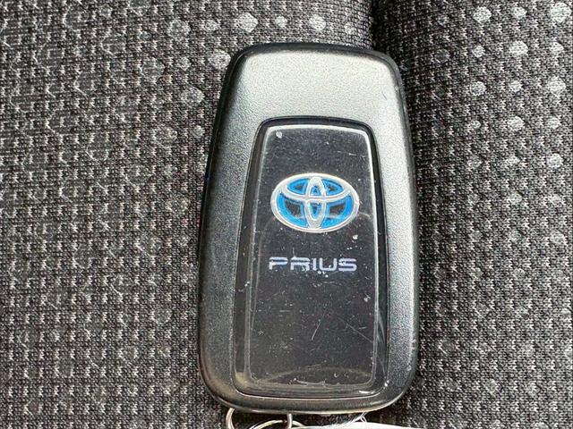 プリウス ＳセーフティプラスＩＩ　４ＷＤ　レンタアップ　ＢＳＭ　禁煙　後期型　ナビ機能付きディスプレイオーディオ　Ｂｌｕｅｔｏｏｔｈ　バックカメラ　ＥＴＣ２．０　レーダークルコン　クリアランスソナー　ＬＥＤヘッドライト　フォグ　オートハイビーム　純正アルミ（34枚目）