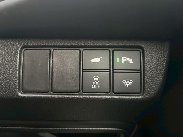 ヴェゼル ｅ：ＨＥＶ　Ｚ　届出済未使用車　４ＷＤ　純正９インチディスプレイ　Ｂｌｕｅｔｏｏｔｈ　アラウンドビューモニター　寒冷地仕様　パワーバックドア　ブラインドスポットモニター　クルコン　レーンアシスト　クリアランスソナー（33枚目）
