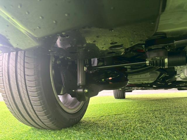 ヴェゼル ｅ：ＨＥＶ　Ｚ　届出済未使用車　４ＷＤ　純正９インチディスプレイ　Ｂｌｕｅｔｏｏｔｈ　アラウンドビューモニター　寒冷地仕様　パワーバックドア　ブラインドスポットモニター　クルコン　レーンアシスト　クリアランスソナー（45枚目）