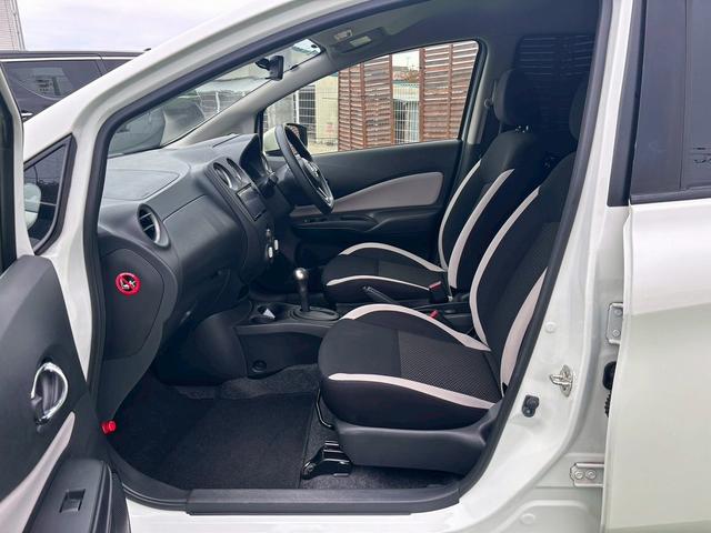 ノート Ｘ　ＦＯＵＲ　パートタイム４ＷＤ　社外フルセグナビ　バックカメラ　Ｂｌｕｅｔｏｏｔｈ　衝突軽減防止　横滑り防止　レーンアシスト　電動格納ミラー　ミラーウインカー　スペアキー　ＣＤ・ＤＶＤ再生　社外ホイール　禁煙車（13枚目）