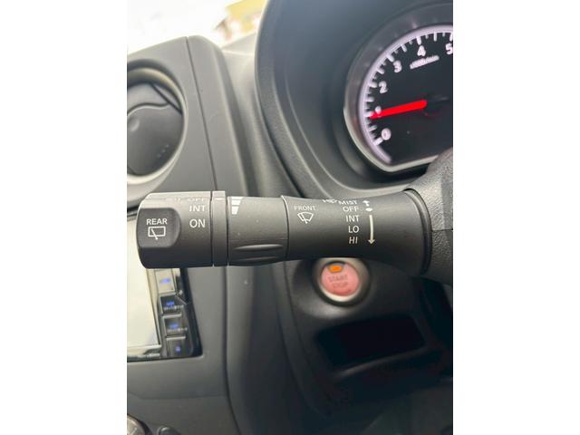 ノート Ｘ　ＦＯＵＲ　パートタイム４ＷＤ　社外フルセグナビ　バックカメラ　Ｂｌｕｅｔｏｏｔｈ　衝突軽減防止　横滑り防止　レーンアシスト　電動格納ミラー　ミラーウインカー　スペアキー　ＣＤ・ＤＶＤ再生　社外ホイール　禁煙車（26枚目）