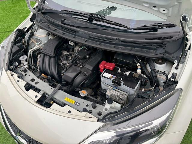 ノート Ｘ　ＦＯＵＲ　パートタイム４ＷＤ　社外フルセグナビ　バックカメラ　Ｂｌｕｅｔｏｏｔｈ　衝突軽減防止　横滑り防止　レーンアシスト　電動格納ミラー　ミラーウインカー　スペアキー　ＣＤ・ＤＶＤ再生　社外ホイール　禁煙車（41枚目）