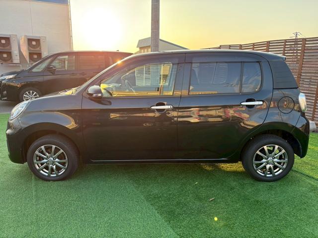 パッソ モーダ S 4WD 社外フルセグナビ 純正エンジンスターター 寒冷地仕様 バックカメラ Bluetooth 衝突軽減 レーンアシスト アイドリングストップ 電動格納ミラー シートヒーター スペアキー ETC 禁煙(10枚目)