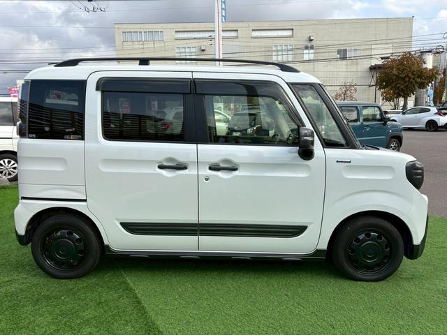 スペーシアギア ハイブリッドＸＺ　ターボ　４ＷＤ　社外フルセグナビ　社外エンジンスターター　両側電動スライドドア　ルーフレール　寒冷地仕様　バックカメラ　Ｂｌｕｅｔｏｏｔｈ　衝突軽減　クルコン　パドルシフト　レーンアシスト　シートヒーター（6枚目）