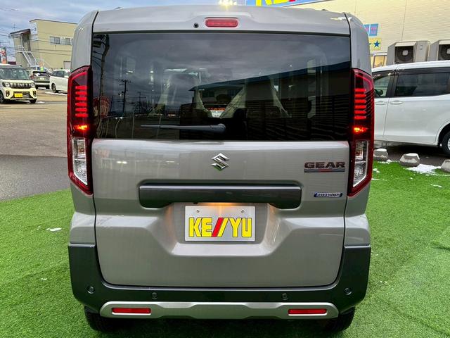 スペーシアギア ハイブリッドXZ ターボ 4WD 登録済未使用車 ディスプレイオーディオ フルセグTV ルーフレール 両側自動ドア アラウンドビュー BT 衝突軽減 コーナーセンサー レーンアシスト シート・ハンドルヒーター 保証書 スペアキ(8枚目)