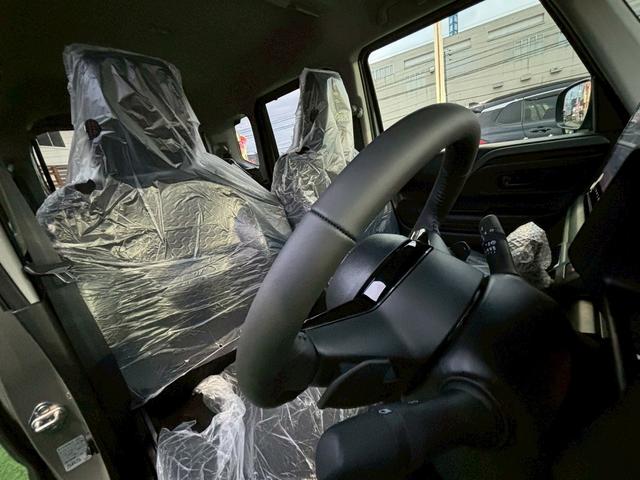 スペーシアギア ハイブリッドXZ ターボ 4WD 登録済未使用車 ディスプレイオーディオ フルセグTV ルーフレール 両側自動ドア アラウンドビュー BT 衝突軽減 コーナーセンサー レーンアシスト シート・ハンドルヒーター 保証書 スペアキ(12枚目)