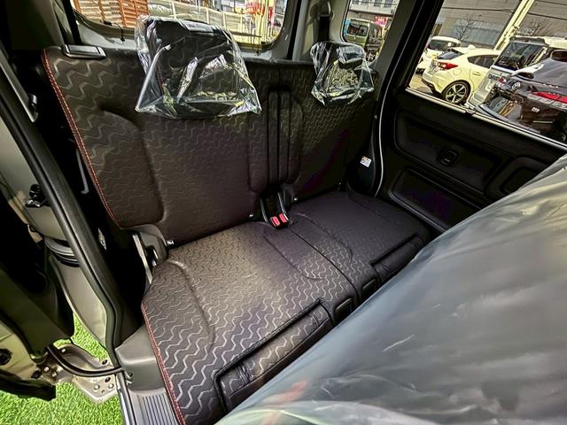 スペーシアギア ハイブリッドXZ ターボ 4WD 登録済未使用車 ディスプレイオーディオ フルセグTV ルーフレール 両側自動ドア アラウンドビュー BT 衝突軽減 コーナーセンサー レーンアシスト シート・ハンドルヒーター 保証書 スペアキ(16枚目)