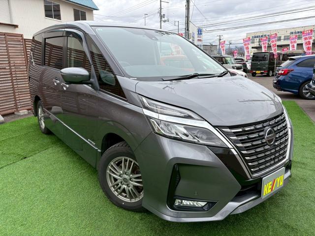 セレナ ハイウェイスターV 4WD 純正10インチフルセグナビ 純正エンジンスターター 電動自動ハンズフリースライドア アラウンドビュー Bluetooth 衝突軽減 パークアシスト ブラインドスポットモニター シートヒーター(5枚目)