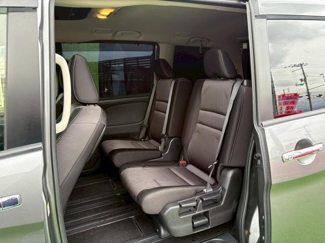 セレナ ハイウェイスターV 4WD 純正10インチフルセグナビ 純正エンジンスターター 電動自動ハンズフリースライドア アラウンドビュー Bluetooth 衝突軽減 パークアシスト ブラインドスポットモニター シートヒーター(15枚目)