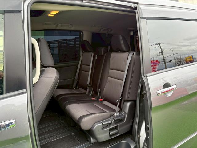 セレナ ハイウェイスターV 4WD 純正10インチフルセグナビ 純正エンジンスターター 電動自動ハンズフリースライドア アラウンドビュー Bluetooth 衝突軽減 パークアシスト ブラインドスポットモニター シートヒーター(16枚目)