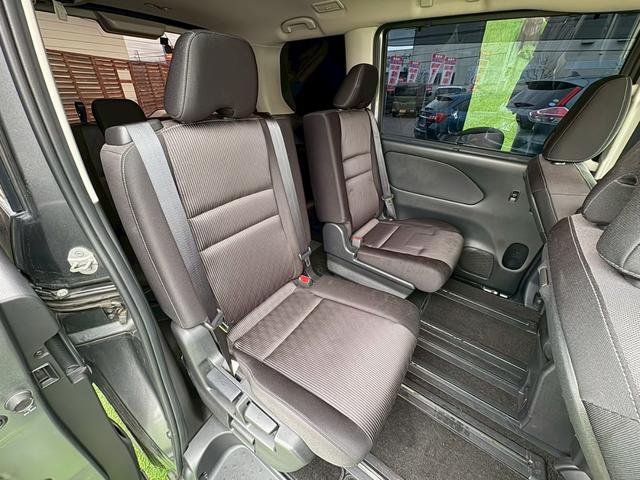 セレナ ハイウェイスターV 4WD 純正10インチフルセグナビ 純正エンジンスターター 電動自動ハンズフリースライドア アラウンドビュー Bluetooth 衝突軽減 パークアシスト ブラインドスポットモニター シートヒーター(17枚目)