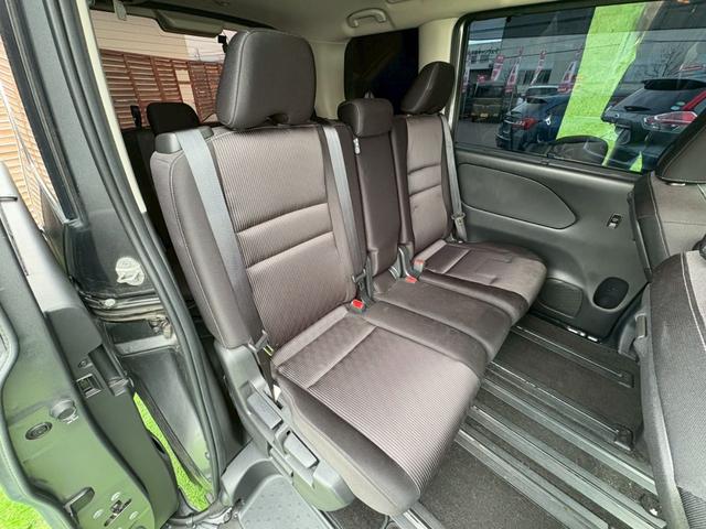 セレナ ハイウェイスターV 4WD 純正10インチフルセグナビ 純正エンジンスターター 電動自動ハンズフリースライドア アラウンドビュー Bluetooth 衝突軽減 パークアシスト ブラインドスポットモニター シートヒーター(18枚目)