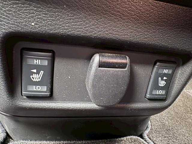 セレナ ハイウェイスターV 4WD 純正10インチフルセグナビ 純正エンジンスターター 電動自動ハンズフリースライドア アラウンドビュー Bluetooth 衝突軽減 パークアシスト ブラインドスポットモニター シートヒーター(28枚目)