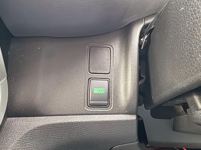 セレナ ハイウェイスターV 4WD 純正10インチフルセグナビ 純正エンジンスターター 電動自動ハンズフリースライドア アラウンドビュー Bluetooth 衝突軽減 パークアシスト ブラインドスポットモニター シートヒーター(31枚目)