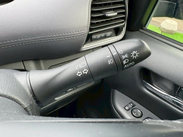 セレナ ハイウェイスターV 4WD 純正10インチフルセグナビ 純正エンジンスターター 電動自動ハンズフリースライドア アラウンドビュー Bluetooth 衝突軽減 パークアシスト ブラインドスポットモニター シートヒーター(35枚目)