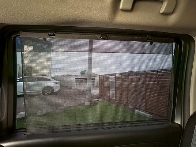 セレナ ハイウェイスターV 4WD 純正10インチフルセグナビ 純正エンジンスターター 電動自動ハンズフリースライドア アラウンドビュー Bluetooth 衝突軽減 パークアシスト ブラインドスポットモニター シートヒーター(41枚目)