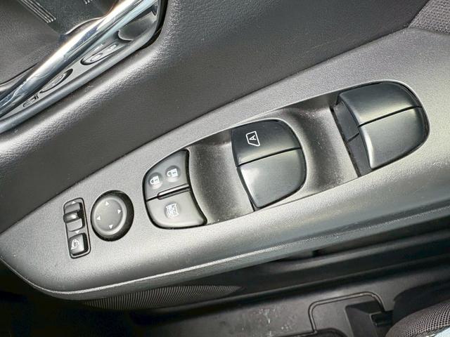 セレナ ハイウェイスターV 4WD 純正10インチフルセグナビ 純正エンジンスターター 電動自動ハンズフリースライドア アラウンドビュー Bluetooth 衝突軽減 パークアシスト ブラインドスポットモニター シートヒーター(43枚目)