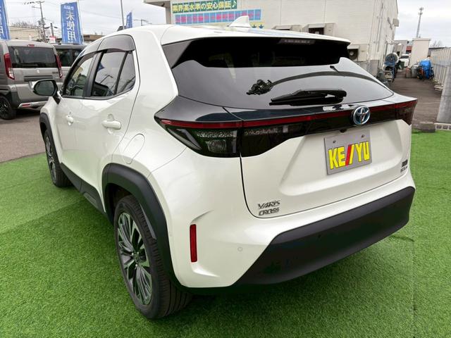 ヤリスクロス ハイブリッドＺ　４ＷＤ　トヨタセーフティセンス　禁煙　ＢＳＭ　ナビ機能付きディスプレイオーディオ　パノラミックビューモニター　フルセグＴＶ　Ｂｌｕｅｔｏｏｔｈ　ＥＴＣ　ＡＣ１００Ｖ電源　ハンズフリーパワーバックドア　レーダークルコン　シートヒーター（9枚目）
