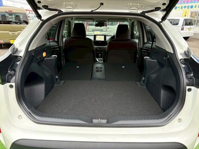 ヤリスクロス ハイブリッドＺ　４ＷＤ　トヨタセーフティセンス　禁煙　ＢＳＭ　ナビ機能付きディスプレイオーディオ　パノラミックビューモニター　フルセグＴＶ　Ｂｌｕｅｔｏｏｔｈ　ＥＴＣ　ＡＣ１００Ｖ電源　ハンズフリーパワーバックドア　レーダークルコン　シートヒーター（17枚目）