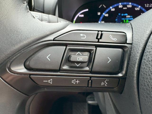 ヤリスクロス ハイブリッドＺ　４ＷＤ　トヨタセーフティセンス　禁煙　ＢＳＭ　ナビ機能付きディスプレイオーディオ　パノラミックビューモニター　フルセグＴＶ　Ｂｌｕｅｔｏｏｔｈ　ＥＴＣ　ＡＣ１００Ｖ電源　ハンズフリーパワーバックドア　レーダークルコン　シートヒーター（29枚目）