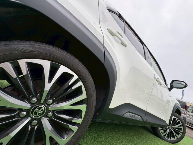 ヤリスクロス ハイブリッドＺ　４ＷＤ　トヨタセーフティセンス　禁煙　ＢＳＭ　ナビ機能付きディスプレイオーディオ　パノラミックビューモニター　フルセグＴＶ　Ｂｌｕｅｔｏｏｔｈ　ＥＴＣ　ＡＣ１００Ｖ電源　ハンズフリーパワーバックドア　レーダークルコン　シートヒーター（39枚目）