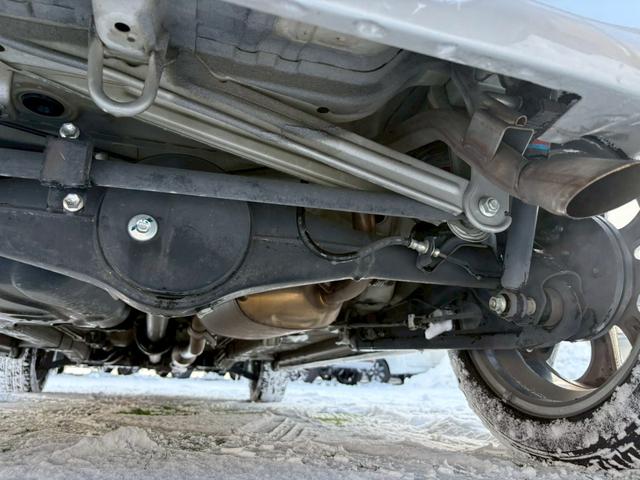 ワゴンＲスティングレー Ｔ　４ＷＤ　東京仕入　ターボ　レーダーブレーキサポート　禁煙　メモリーナビ　フルセグＴＶ　Ｂｌｕｅｔｏｏｔｈ　ＥＴＣ　シートヒーター　パドルシフト　スマートキー　プッシュスタート　ＨＩＤ　フォグ　オートライト　純正アルミ　ウィンカーミラー　リアスポイラー（22枚目）