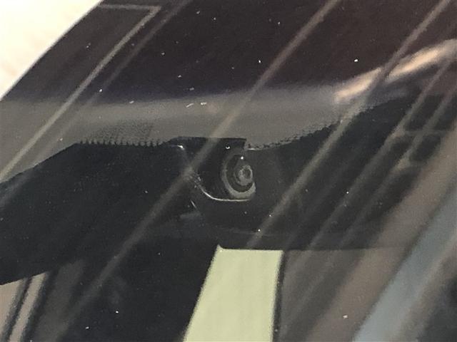 ハリアー Ｚ　レザーパッケージ　イモビ　バックモニター　プリクラッシュセーフティ　ＬＥＤヘッド　クルコン　横滑防止装置　メディアプレイヤー接続　地デジＴＶ　レザーシート　ドライブレコーダー　４ＷＤ　スマートキー　ＥＴＣ　寒冷地　ＴＶ（6枚目）