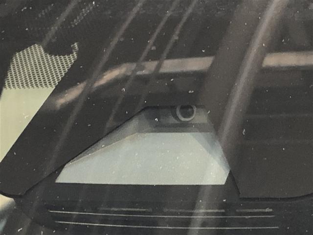 ヤリス Ｘ　追突防止装置　ＶＳＣ　スマートキー＆プッシュスタート　イモビライザー　寒冷地仕様　Ｂカメラ　マニュアルエアコン　ＥＴＣ付　ナビ　Ａクルコン　レンタアップ　４ＷＤ　パワーウインドウ　ＡＢＳ　キーレス（4枚目）