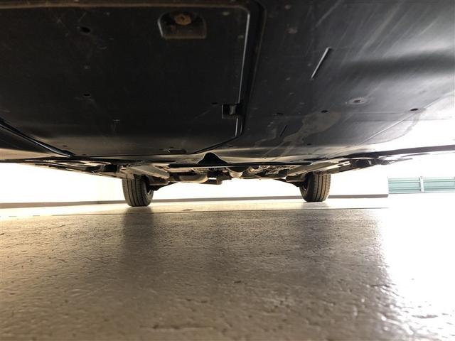 ヤリス Ｘ　追突防止装置　ＶＳＣ　スマートキー＆プッシュスタート　イモビライザー　寒冷地仕様　Ｂカメラ　マニュアルエアコン　ＥＴＣ付　ナビ　Ａクルコン　レンタアップ　４ＷＤ　パワーウインドウ　ＡＢＳ　キーレス（8枚目）