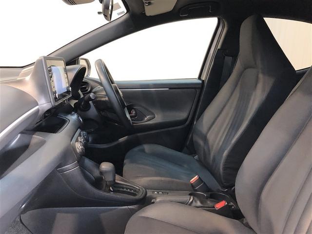 ヤリス Ｘ　追突防止装置　ＶＳＣ　スマートキー＆プッシュスタート　イモビライザー　寒冷地仕様　Ｂカメラ　マニュアルエアコン　ＥＴＣ付　ナビ　Ａクルコン　レンタアップ　４ＷＤ　パワーウインドウ　ＡＢＳ　キーレス（10枚目）