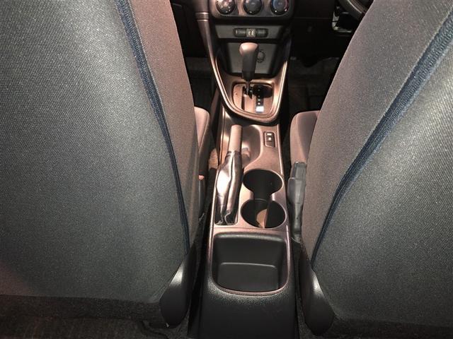 ヤリス Ｘ　追突防止装置　ＶＳＣ　スマートキー＆プッシュスタート　イモビライザー　寒冷地仕様　Ｂカメラ　マニュアルエアコン　ＥＴＣ付　ナビ　Ａクルコン　レンタアップ　４ＷＤ　パワーウインドウ　ＡＢＳ　キーレス（31枚目）