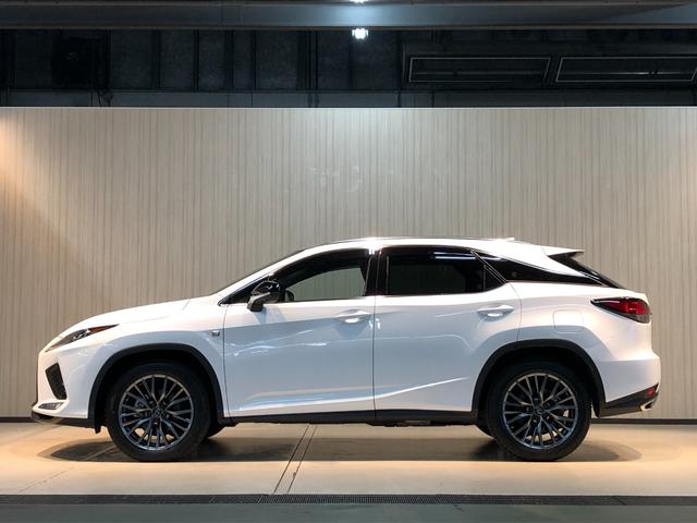 ＲＸ ＲＸ３００　Ｆスポーツ　４ＷＤ　全周囲カメラ　クリアランスソナー　オートクルーズコントロール　レーンアシスト　パワーシート　衝突被害軽減システム　サンルーフ　ナビ　オートマチックハイビーム　ＬＥＤヘッドランプ　電動リアゲート（15枚目）