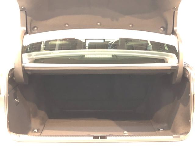 ＩＳ ＩＳ３００ｈ　Ｆスポーツ　４ＷＤ　クリアランスソナー　レーンアシスト　オートクルーズコントロール　衝突被害軽減システム　全周囲カメラ　ナビ　アルミホイール　オートマチックハイビーム　ＬＥＤヘッドランプ　ＣＶＴ　シートヒーター（4枚目）