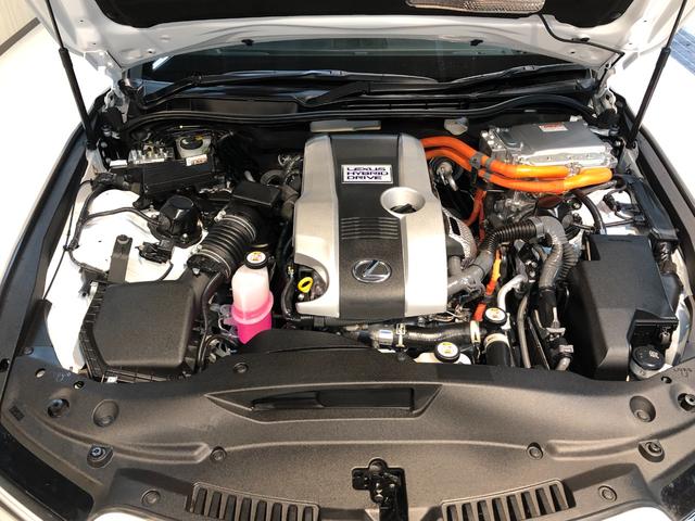 ＩＳ ＩＳ３００ｈ　Ｆスポーツ　４ＷＤ　クリアランスソナー　レーンアシスト　オートクルーズコントロール　衝突被害軽減システム　全周囲カメラ　ナビ　アルミホイール　オートマチックハイビーム　ＬＥＤヘッドランプ　ＣＶＴ　シートヒーター（5枚目）