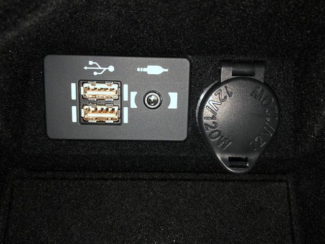 ＩＳ ＩＳ３００ｈ　Ｆスポーツ　４ＷＤ　クリアランスソナー　レーンアシスト　オートクルーズコントロール　衝突被害軽減システム　全周囲カメラ　ナビ　アルミホイール　オートマチックハイビーム　ＬＥＤヘッドランプ　ＣＶＴ　シートヒーター（30枚目）