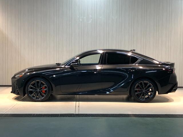 ＩＳ ＩＳ３００ｈ　Ｆスポーツ　４ＷＤ　ドライブレコーダー　クリアランスソナー　レーンアシスト　オートクルーズコントロール　衝突被害軽減システム　全周囲カメラ　ナビ　アルミホイール　オートマチックハイビーム　ＬＥＤヘッドランプ（3枚目）