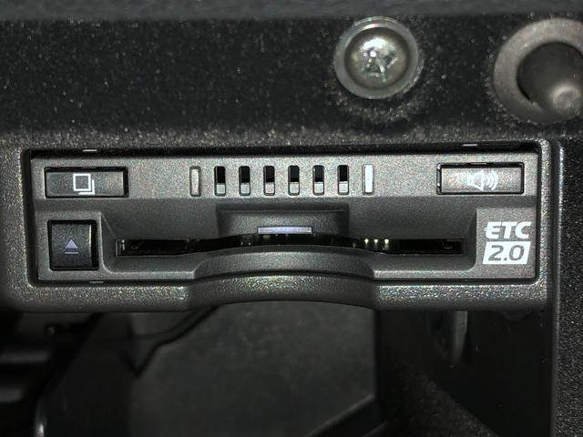 ＩＳ ＩＳ３００ｈ　Ｆスポーツ　４ＷＤ　ドライブレコーダー　クリアランスソナー　レーンアシスト　オートクルーズコントロール　衝突被害軽減システム　全周囲カメラ　ナビ　アルミホイール　オートマチックハイビーム　ＬＥＤヘッドランプ（7枚目）